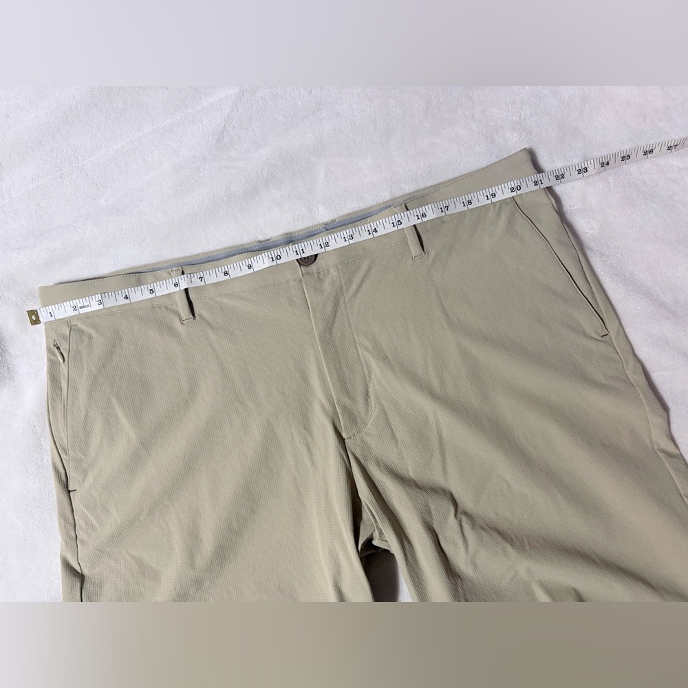 Tommy Bahama Shorts - Picture 2 of 6